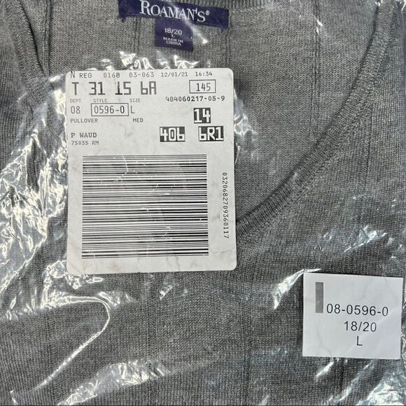 Romans Pullover in Gray  - Picture 3 of 8